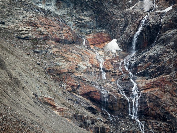 Ambienti selvaggi ai piedi dei grandi ghiacciai - Monte Rosa, Valle d'Aosta